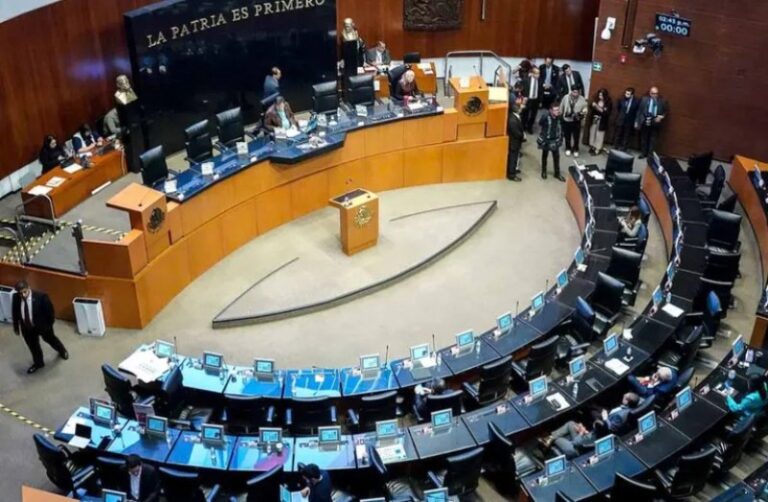 Reacomodos: Crean 448 plazas de limpieza en el Senado