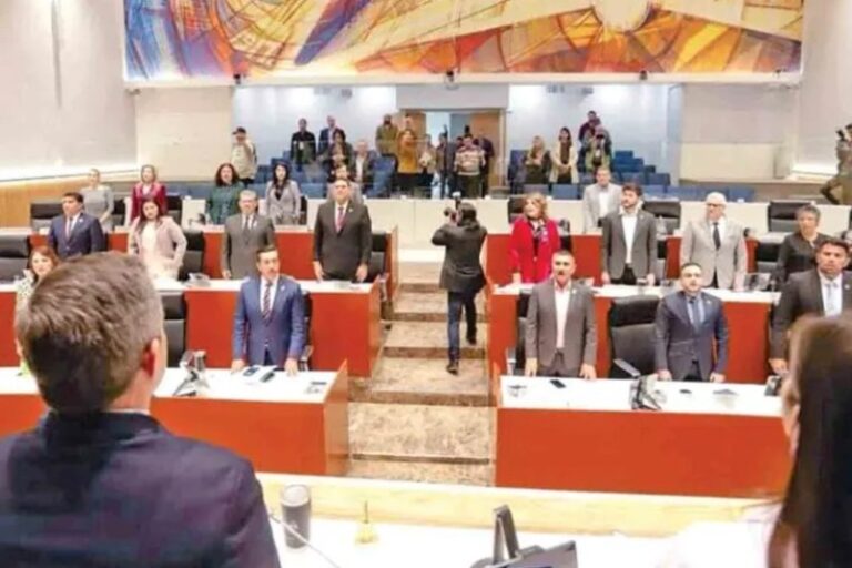 Meten acelerador contra el nepotismo; congresos locales