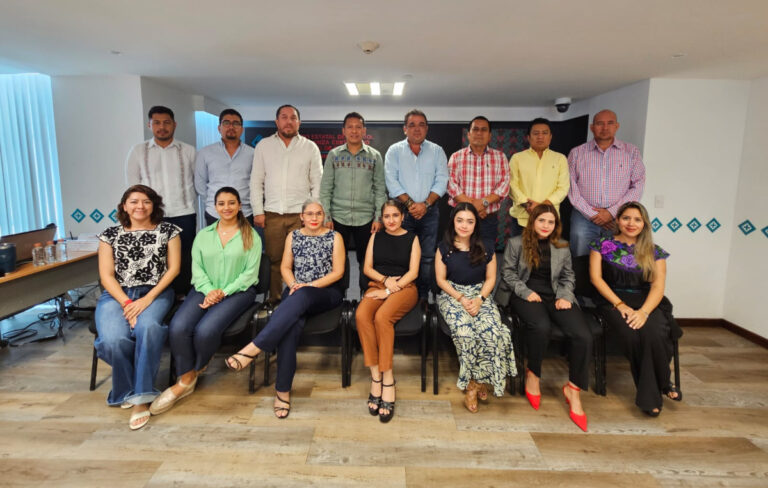Más ayuntamientos se suman a la certificación de sus policías: ECCC