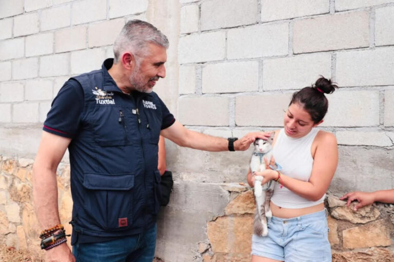 Acercan esterilización y vacunación a Infonavit Grijalva con el programa Chucho Móvil