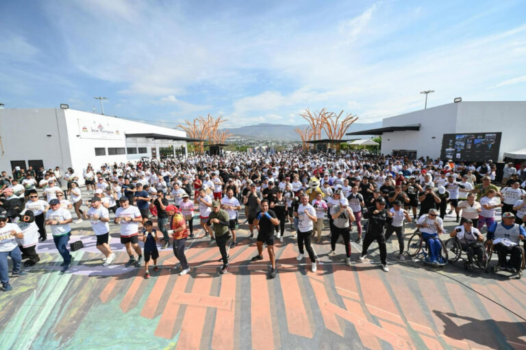 Eduardo Ramírez se suma al llamado por la paz y contra las adicciones en la Clase Nacional de Boxeo