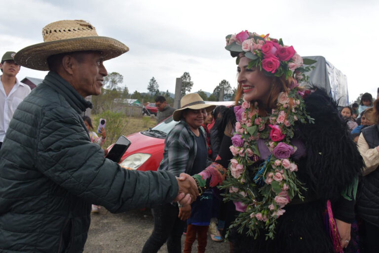 Visita Fabiola Ricci Diestel la comunidad La Ecológica