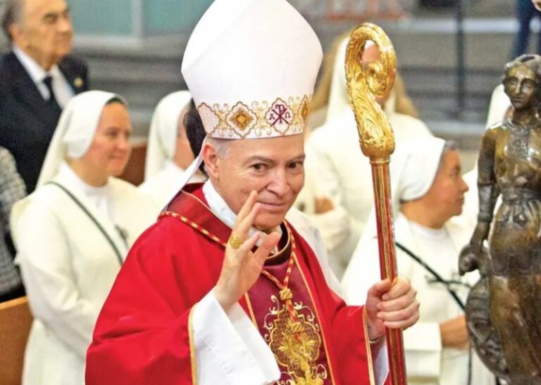 Jueves Santo: Cardenal Aguiar lavará los pies a buscadoras