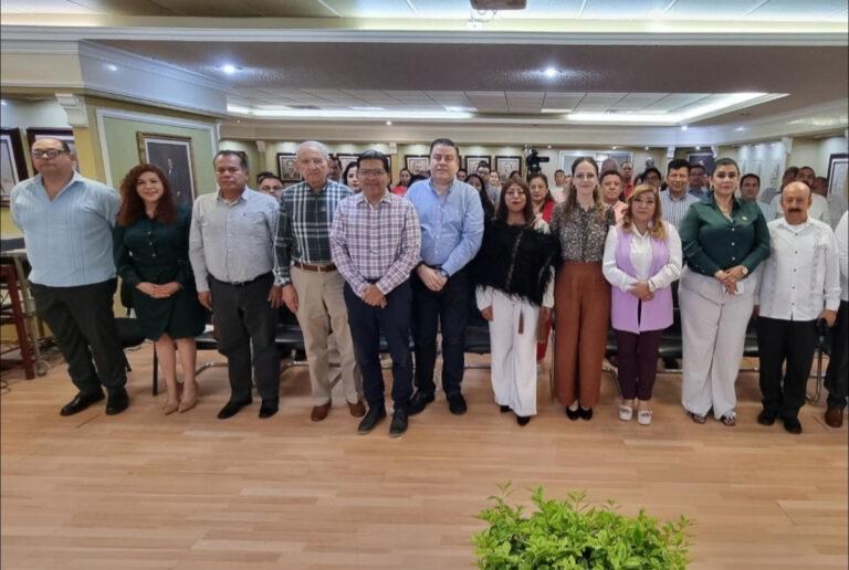 Presentan en el Poder Judicial poemario bilingüe Tenbilal antsetik/Mujeres olvidadas
