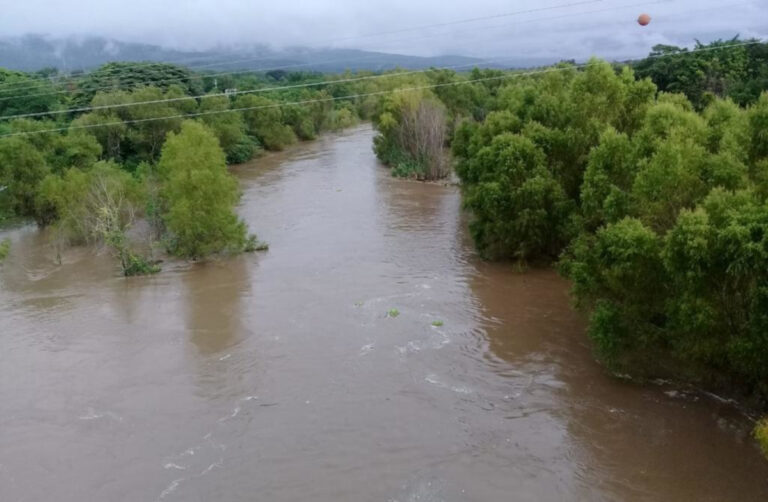 Residuos tóxicos en río Santo Domingo pone en riesgo la salud de sus habitantes