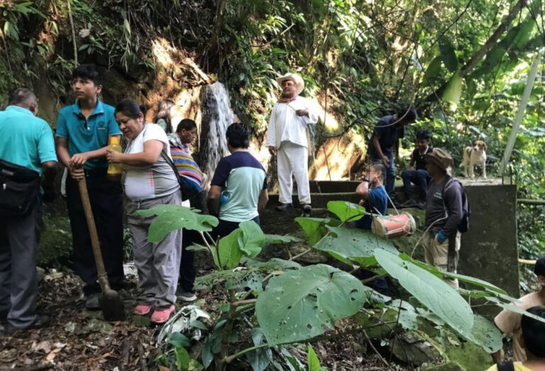 Agradecen a manantiales por el ‘regalo del agua’