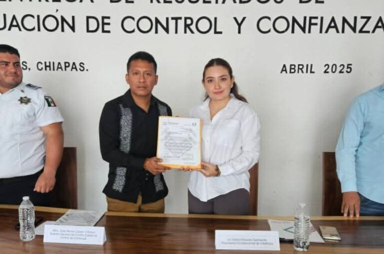 CECCC entrega resultados de Evaluación de Control de Confianza a cuerpos policiacos de Villaflores