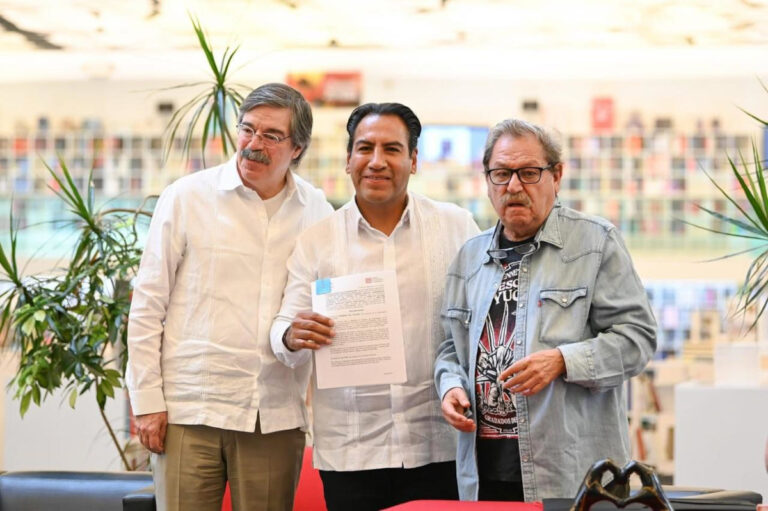 Eduardo Ramírez y Paco Ignacio Taibo II impulsan la lectura en Chiapas con el convenio “Leyendo por la paz”