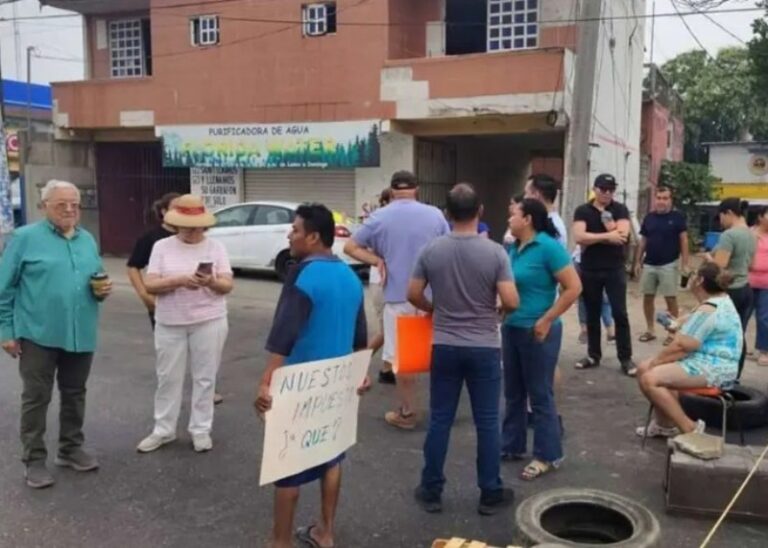 Reportan en estados una ola de apagones; afectados arman bloqueos
