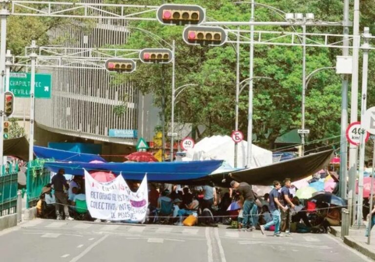 Desquicia magisterio la CDMX por cinco horas; exigen mesa de diálogo