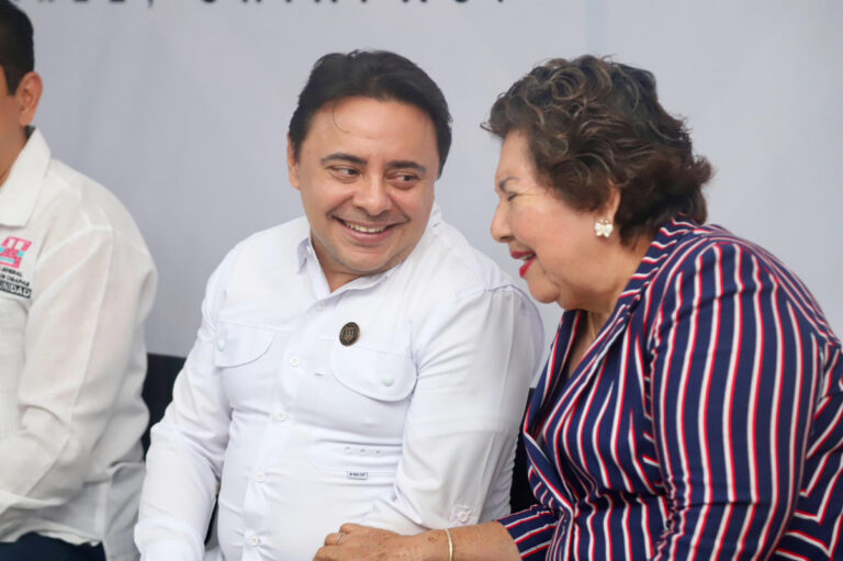 Asiste Moreno Guillén a la presentación de decálogo en favor de mujeres, niñas, niños y adolescentes