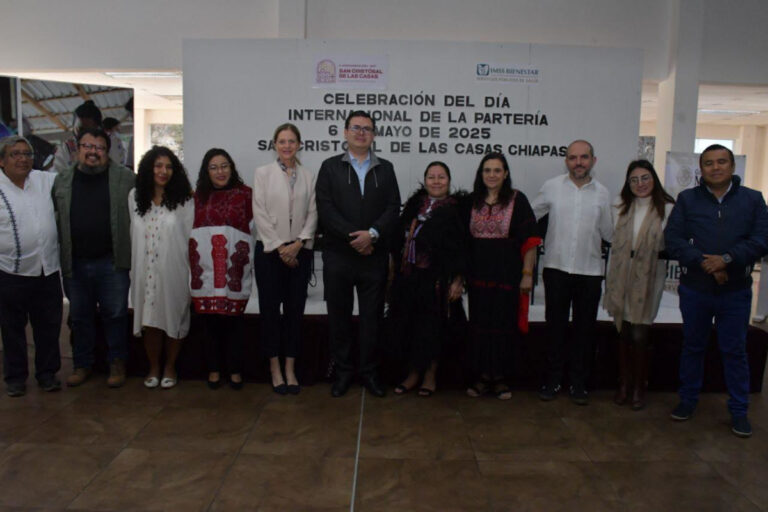 Celebran a las parteras en San Cristóbal