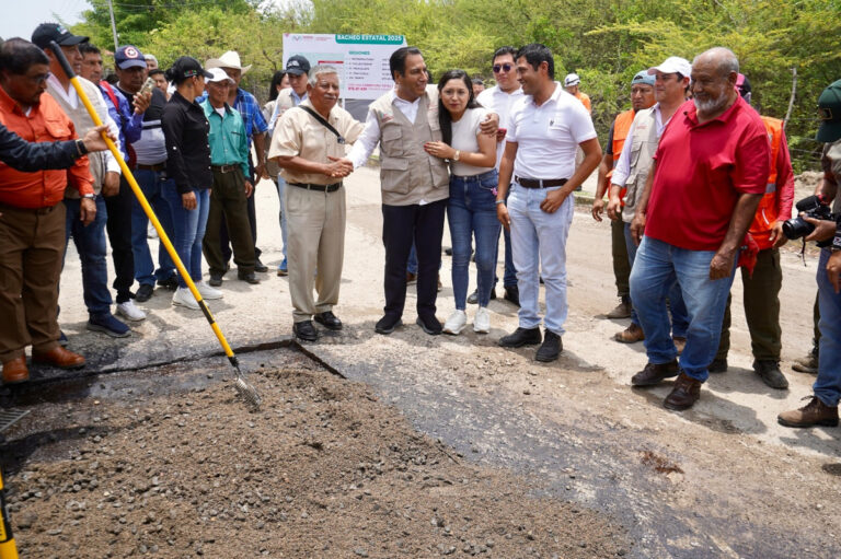Eduardo Ramírez impulsa rehabilitación de más de 145 kilómetros de caminos en la zona Metropolitana