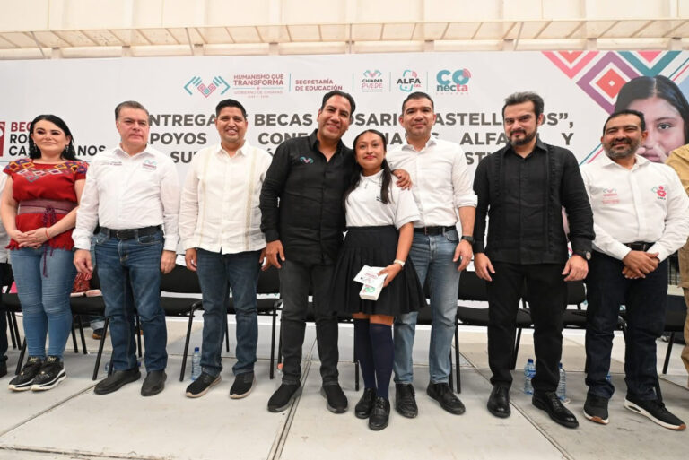 Eduardo Ramírez entrega apoyos educativos y reafirma compromiso con la transformación