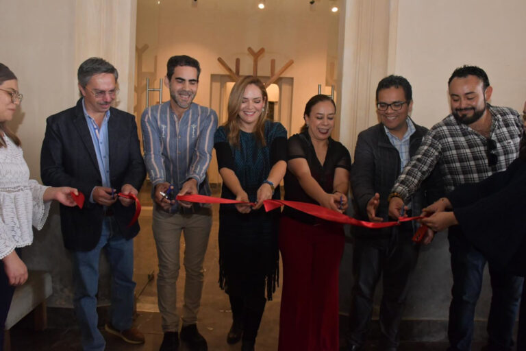 Inauguran en el Musac la exposición ‘Cacao TIC: Tejiendo la historia del cacao’