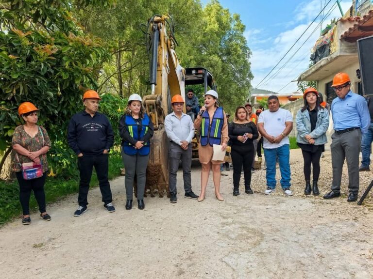 Inicia Ayuntamiento de SCLC rehabilitación de drenaje sanitario en la colonia Lagos de María Eugenia