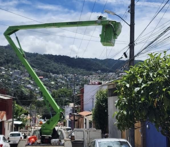 Mejoran alumbrado público en colonias y fraccionamientos de San Cristóbal