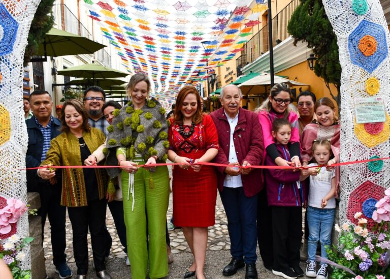 Inauguran en San Cristóbal el proyecto “Manos que tejen historia” con más de 5 mil piezas artesanales