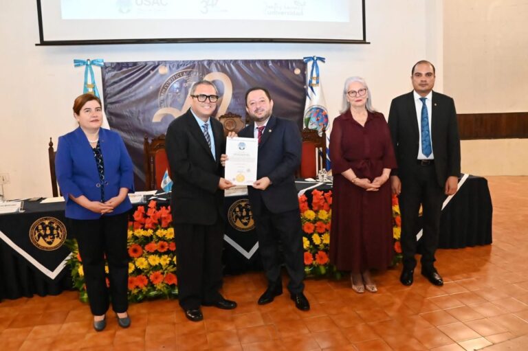 Oswaldo Chacón dicta la cátedra de inicio de curso en los 349 años de la USAC