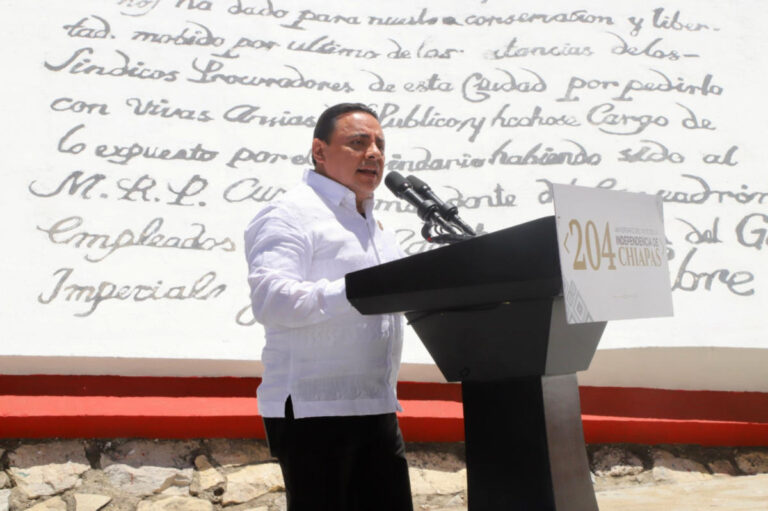 Conmemoran en Comitán 204 años del inicio de la Independencia de Chiapas con la unidad de los tres Poderes del Estado