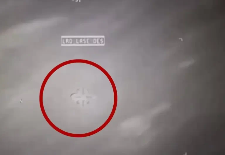 Congreso de EU revela video de misil ‘Hellfire’ rebotando contra OVNI