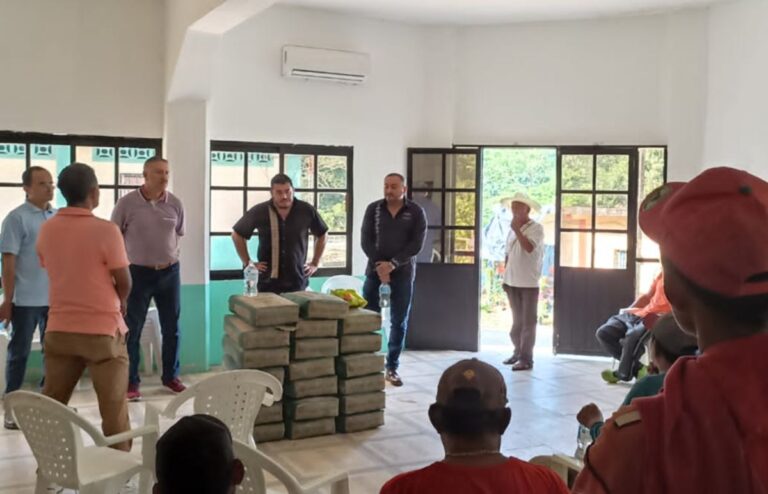Refrenda SE compromiso con comunidades escolares afectadas por fenómenos naturales