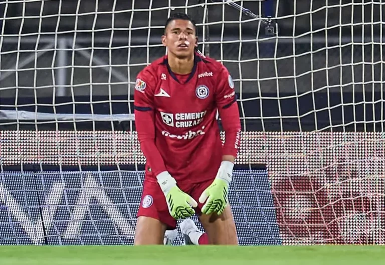 ¡Uno más! Kevin Mier le cuesta otro gol a Cruz Azul