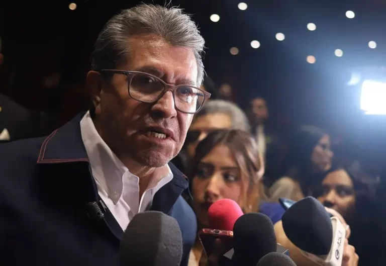 Ricardo Monreal plantea reforzar derechos de consumidores en servicios digitales