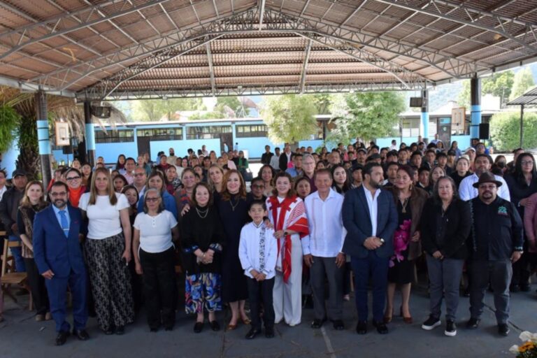 Firman convenio para fortalecer desayunos escolares en SCLC