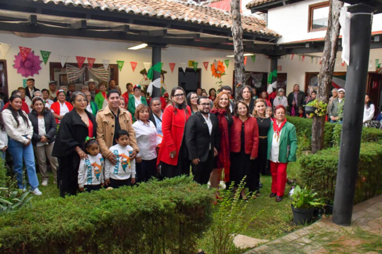 Celebran en el Club de Oro el Grito de Independencia