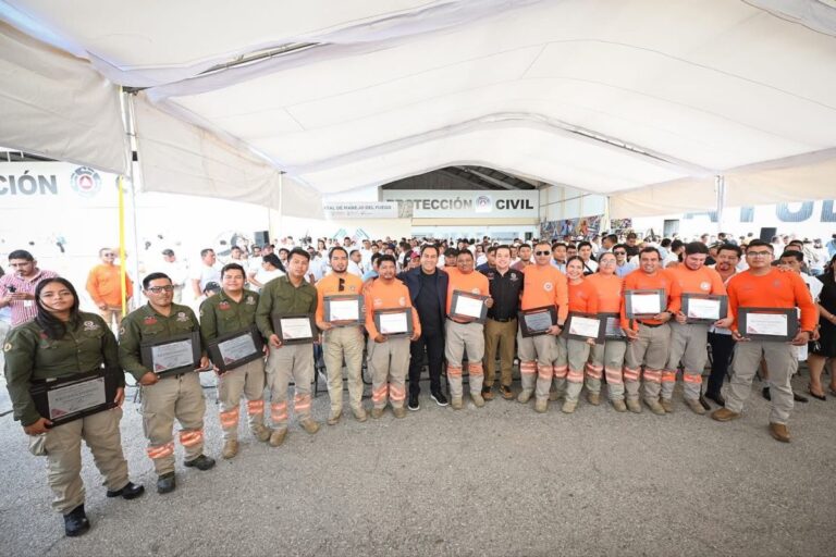 Eduardo Ramírez entrega ambulancias y llama a mantener la cooperación y solidaridad en Chiapas