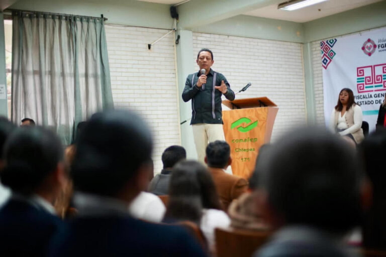 Fiscal General promueve el Decálogo Humanista en el Conalep de San Cristóbal