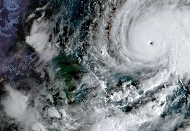 Huracán Melissa alcanza categoría 5 y pone en alerta a Jamaica