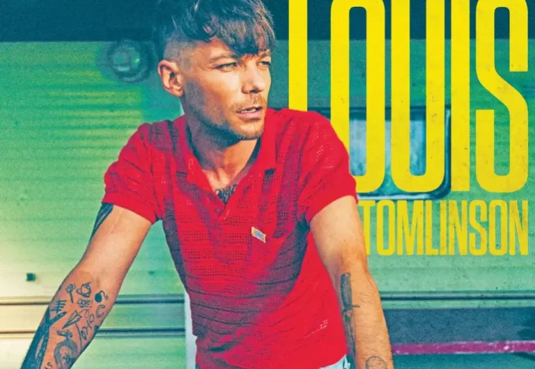 El británico y exOne Direction Louis Tomlinson va por la vereda tropical