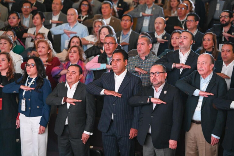 Carlos Moreno Guillén presente en el 30° congreso nacional de magistrados del TFJA