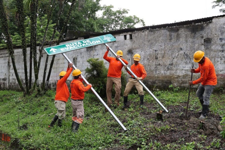 Instalan señalamientos en 13 rutas de evacuación del volcán Chichonal
