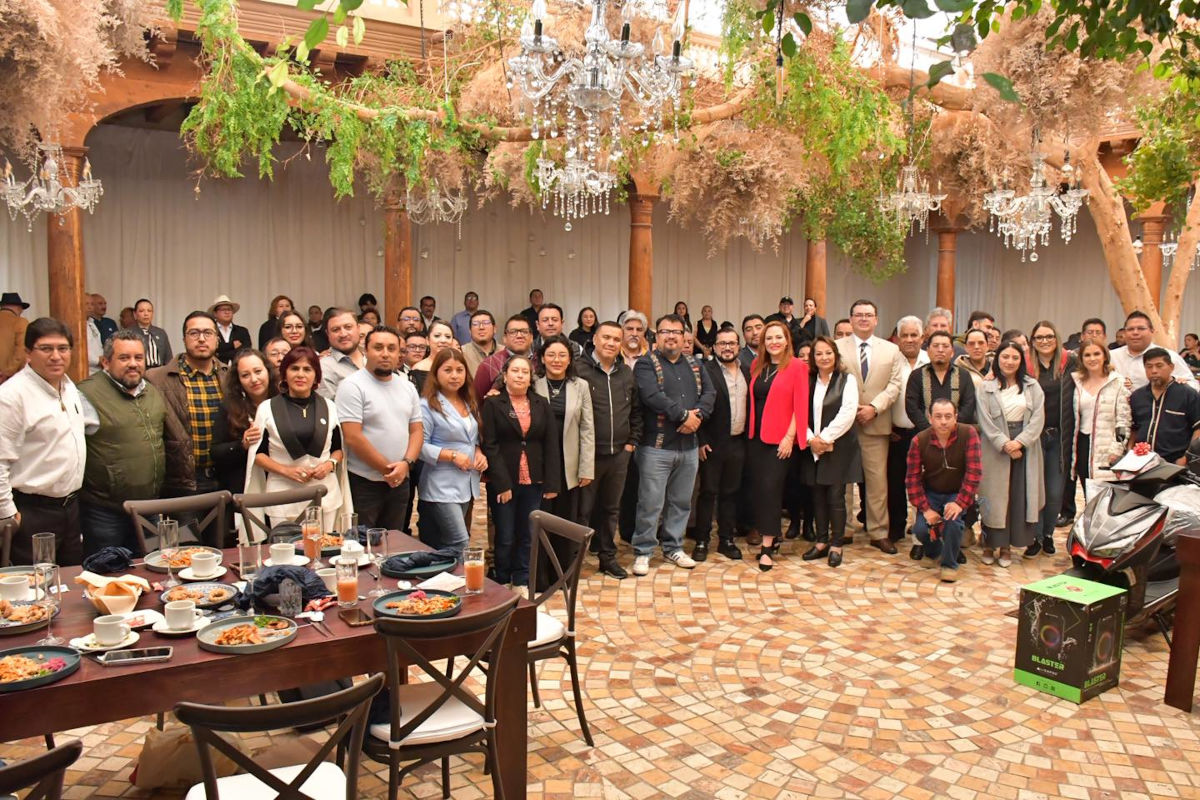 sclchomenajperiodistas081025