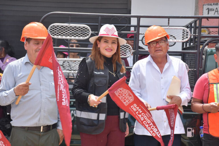 Preside Fabiola Ricci arranque de rehabilitación de pavimentación en la colonia Río Jordán
