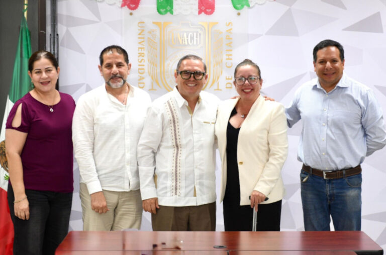 Se reúne el rector de la UNACH con la astronauta análoga chiapaneca, Lorena Rojas Nucamendi