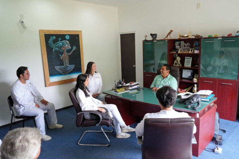 Aditech recibe a estudiantes de Medicina de la Unach que representarán a Chiapas en Dubái