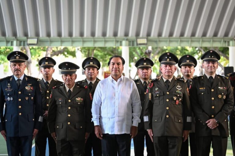Eduardo Ramírez asiste a Ceremonia de Ascensos 2025 de la Sedena