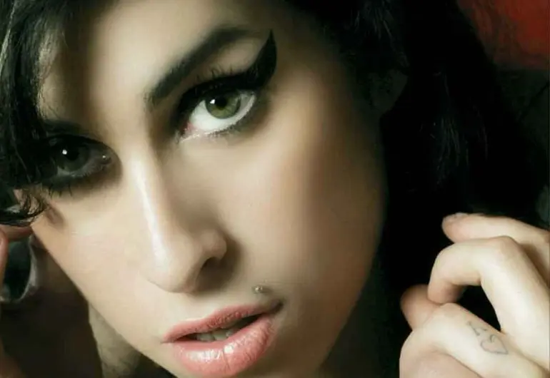 amywinehouse091225