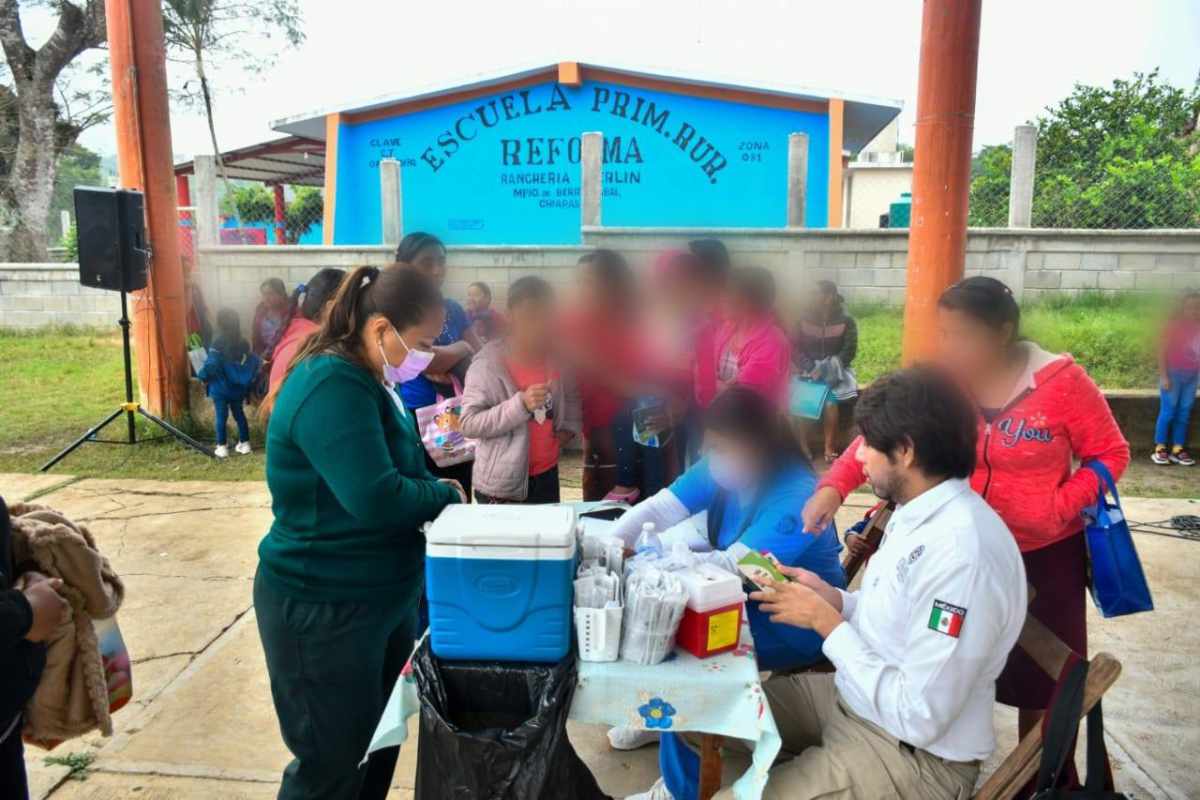 Realizan jornada de vacunación contra el sarampión en la comunidad Berlín