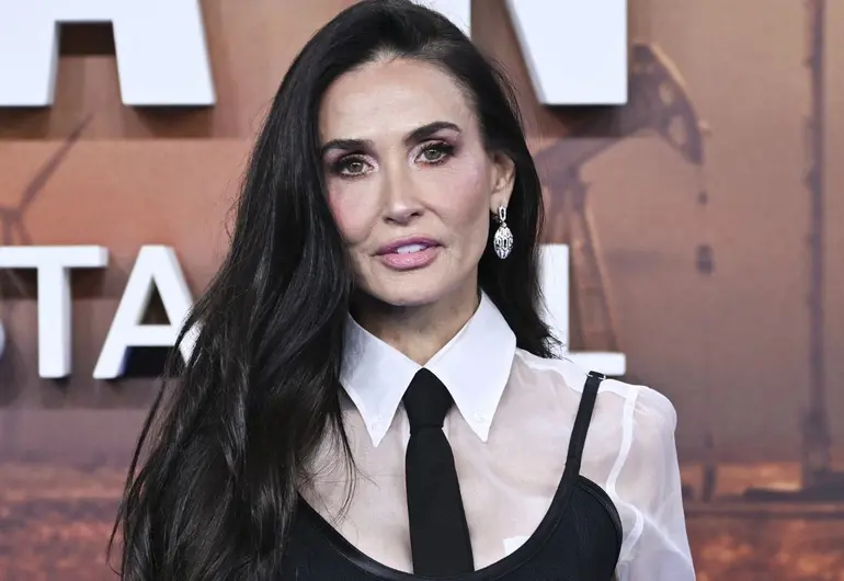demimoore011225