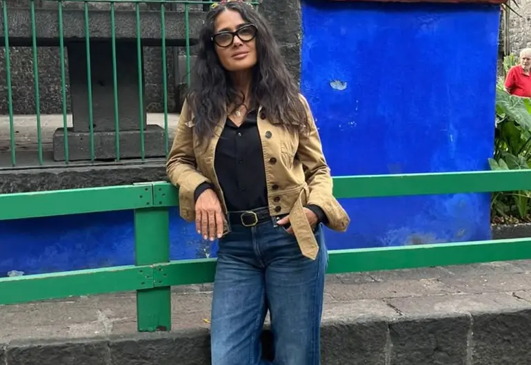 salmahayekcasazul081225