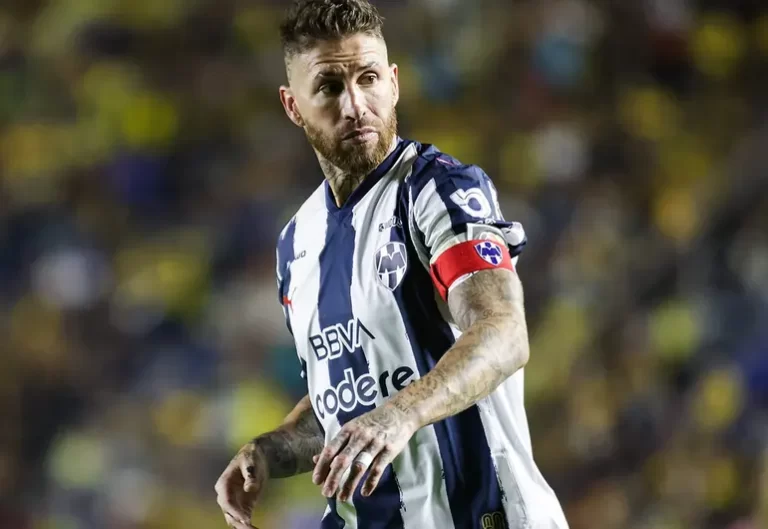Sergio Ramos se vestiría de rojo y blanco