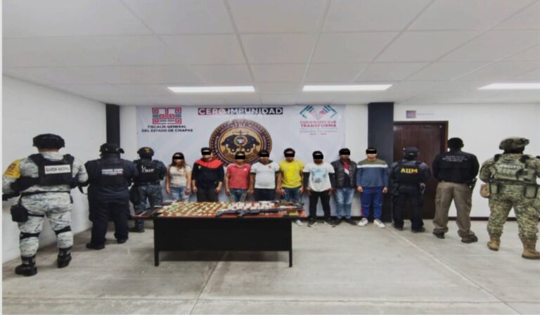 En Cintalapa, el Grupo Interinstitucional detiene a ocho personas por los delitos contra la salud y portación de arma de fuego: FGE