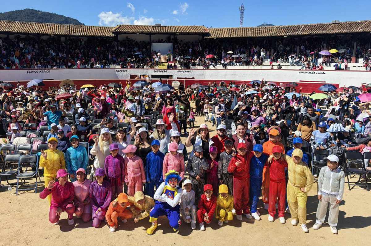Festival de Reyes llena de alegría a la niñez de San Cristóbal