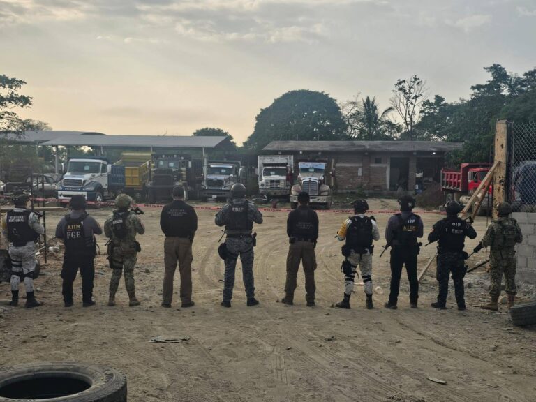 Grupo Interinstitucional asegura más de 50 vehículos, armas y un inmueble en Huixtla