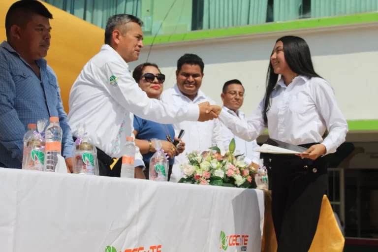 Cecyt 16 Salto de Agua entrega Títulos Profesionales a la Generación 2022–2025